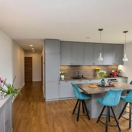 Stylish With Terrace By Urban Rent *