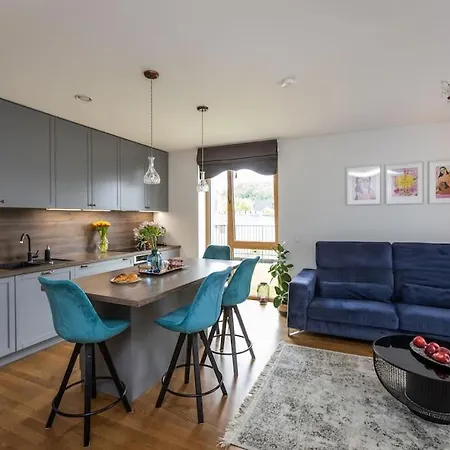 Stylish With Terrace By Urban Rent *